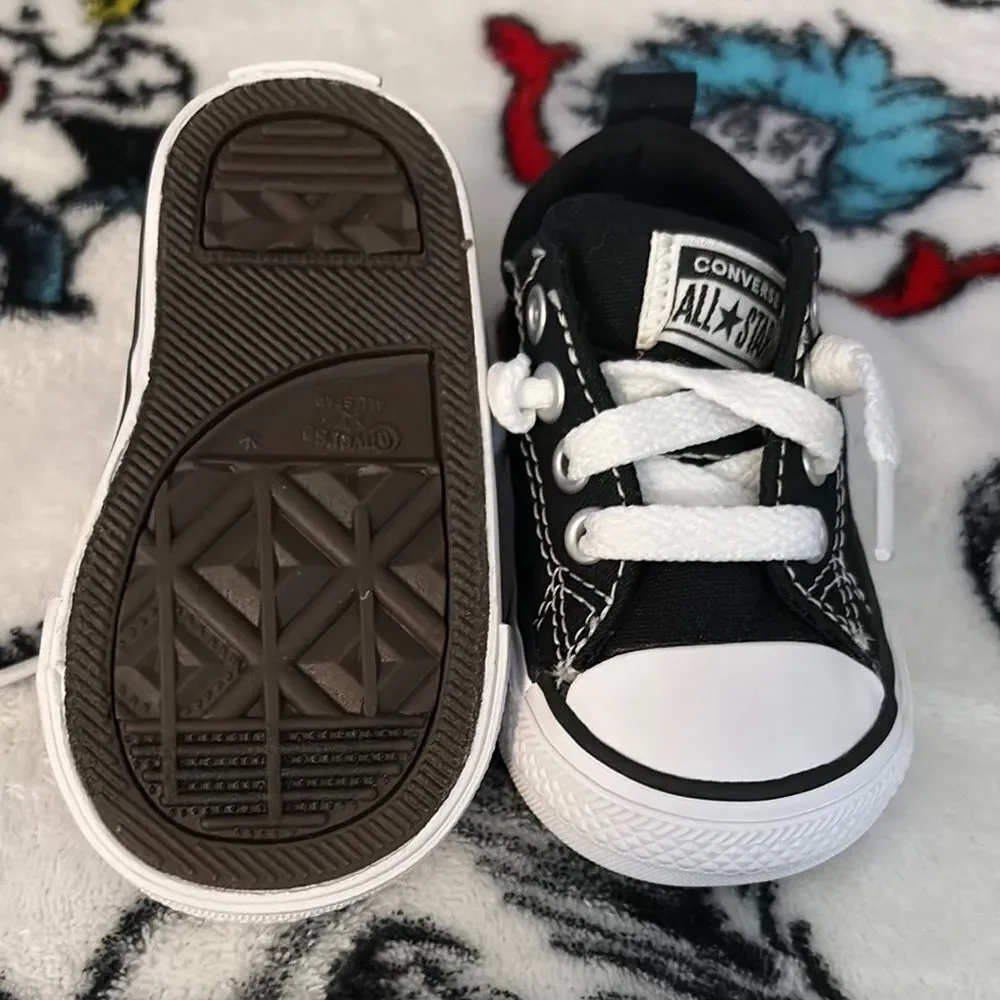 NWOT Converse Black and White Chuck Taylor Sneakers Classic Canvas Design Size 3